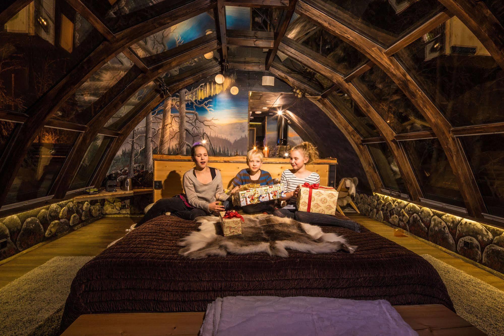 Lapland Northern Lights Hotel Ilveslinna ラヌア エクステリア 写真